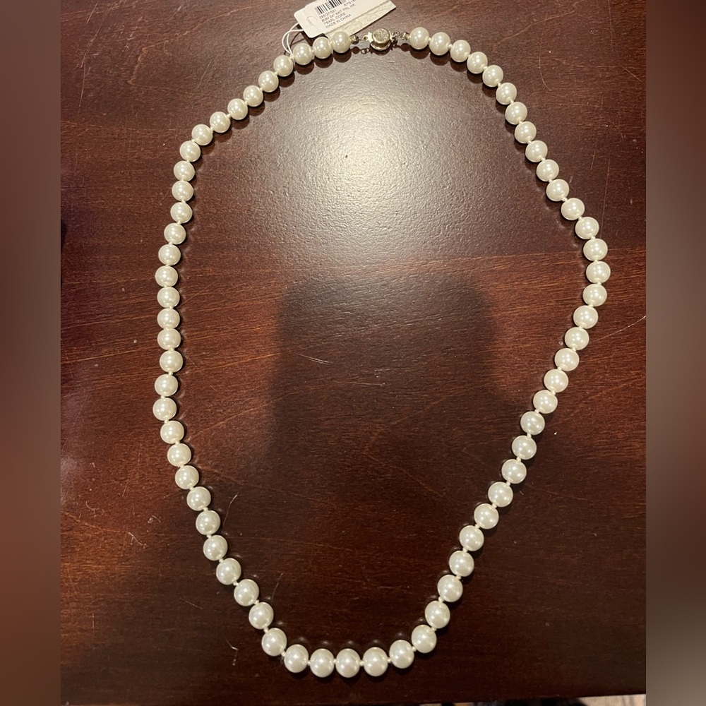 NWT faux pearl strand